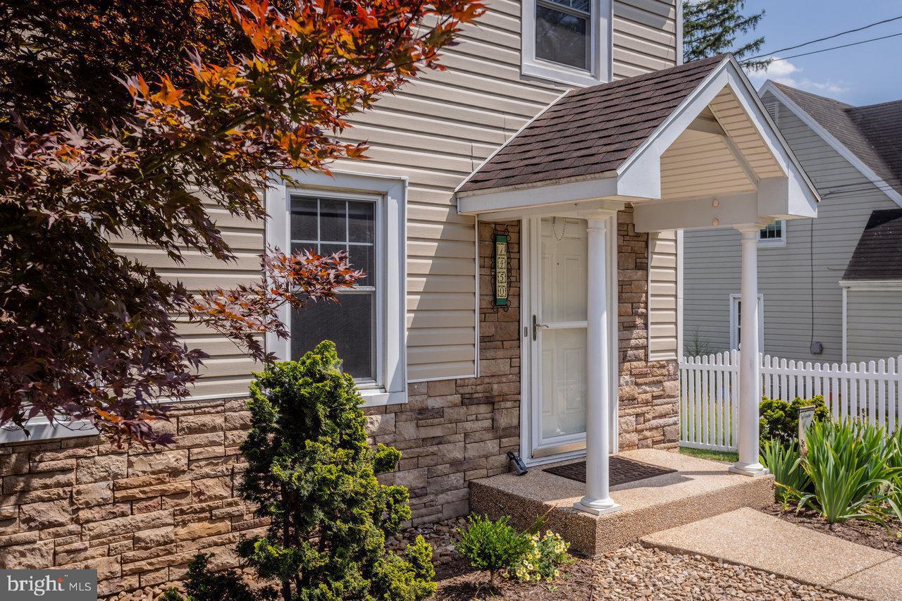 1450 BLUESTONE ST, HARRISONBURG, Virginia 22801, 3 Bedrooms Bedrooms, ,1 BathroomBathrooms,Residential,For sale,1450 BLUESTONE ST,VAHC2000434 MLS # VAHC2000434