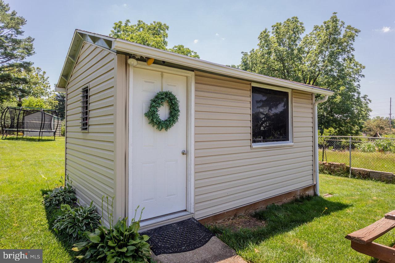 1450 BLUESTONE ST, HARRISONBURG, Virginia 22801, 3 Bedrooms Bedrooms, ,1 BathroomBathrooms,Residential,For sale,1450 BLUESTONE ST,VAHC2000434 MLS # VAHC2000434