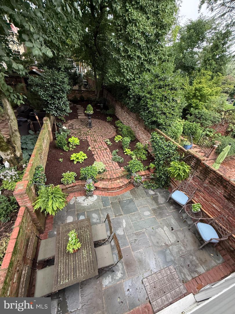 717 S ROYAL ST, ALEXANDRIA, Virginia 22314, 3 Bedrooms Bedrooms, ,2 BathroomsBathrooms,Residential,For sale,717 S ROYAL ST,VAAX2046844 MLS # VAAX2046844