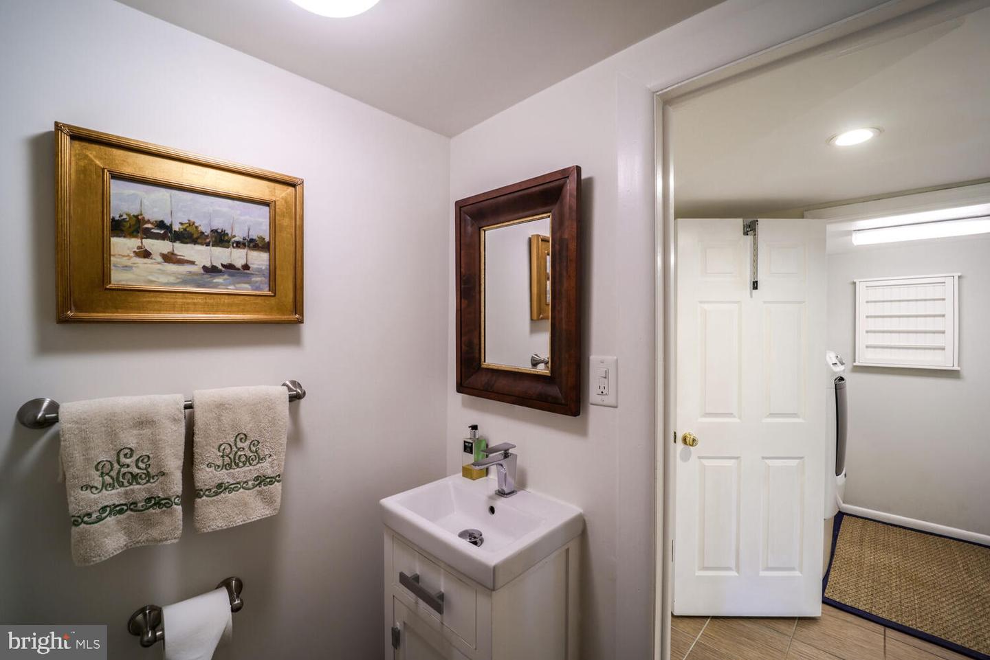 717 S ROYAL ST, ALEXANDRIA, Virginia 22314, 3 Bedrooms Bedrooms, ,2 BathroomsBathrooms,Residential,For sale,717 S ROYAL ST,VAAX2046844 MLS # VAAX2046844