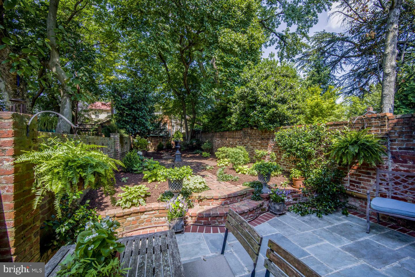 717 S ROYAL ST, ALEXANDRIA, Virginia 22314, 3 Bedrooms Bedrooms, ,2 BathroomsBathrooms,Residential,For sale,717 S ROYAL ST,VAAX2046844 MLS # VAAX2046844