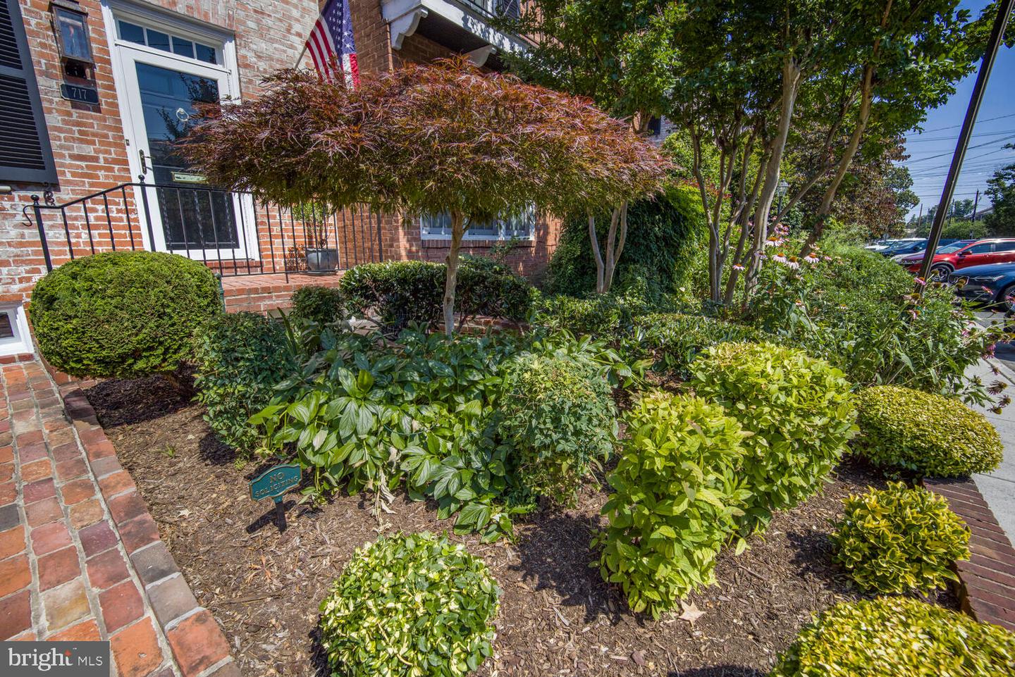 717 S ROYAL ST, ALEXANDRIA, Virginia 22314, 3 Bedrooms Bedrooms, ,2 BathroomsBathrooms,Residential,For sale,717 S ROYAL ST,VAAX2046844 MLS # VAAX2046844