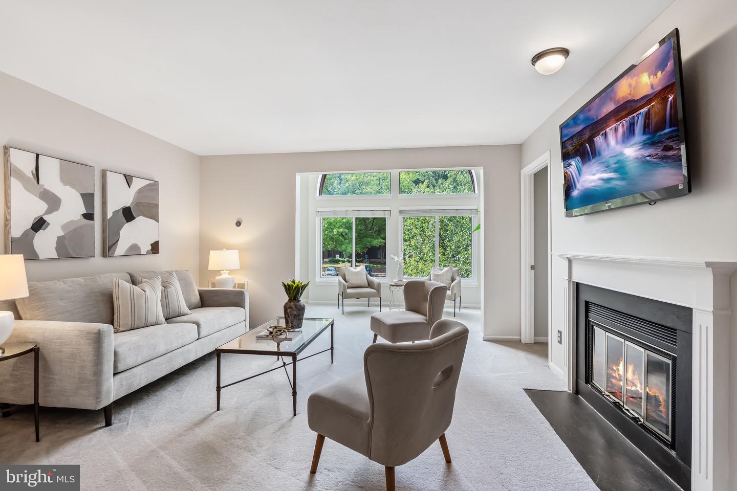 2810 LEE OAKS PL #302, FALLS CHURCH, Virginia 22046, 3 Bedrooms Bedrooms, ,2 BathroomsBathrooms,Residential,For sale,2810 LEE OAKS PL #302,VAFX2250456 MLS # VAFX2250456
