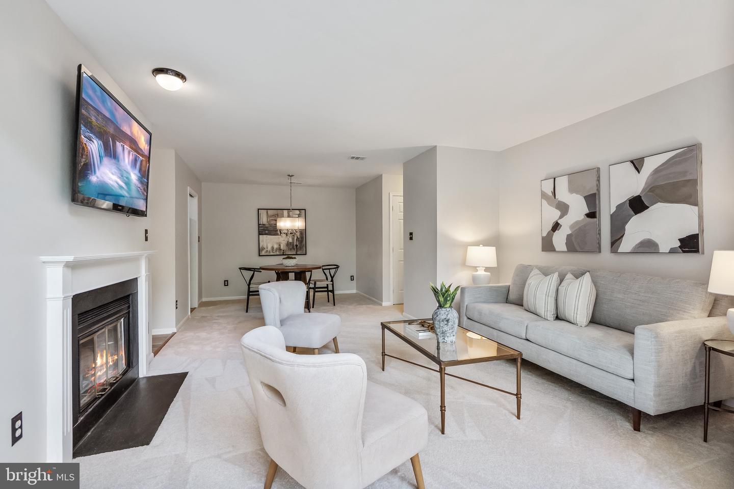2810 LEE OAKS PL #302, FALLS CHURCH, Virginia 22046, 3 Bedrooms Bedrooms, ,2 BathroomsBathrooms,Residential,For sale,2810 LEE OAKS PL #302,VAFX2250456 MLS # VAFX2250456