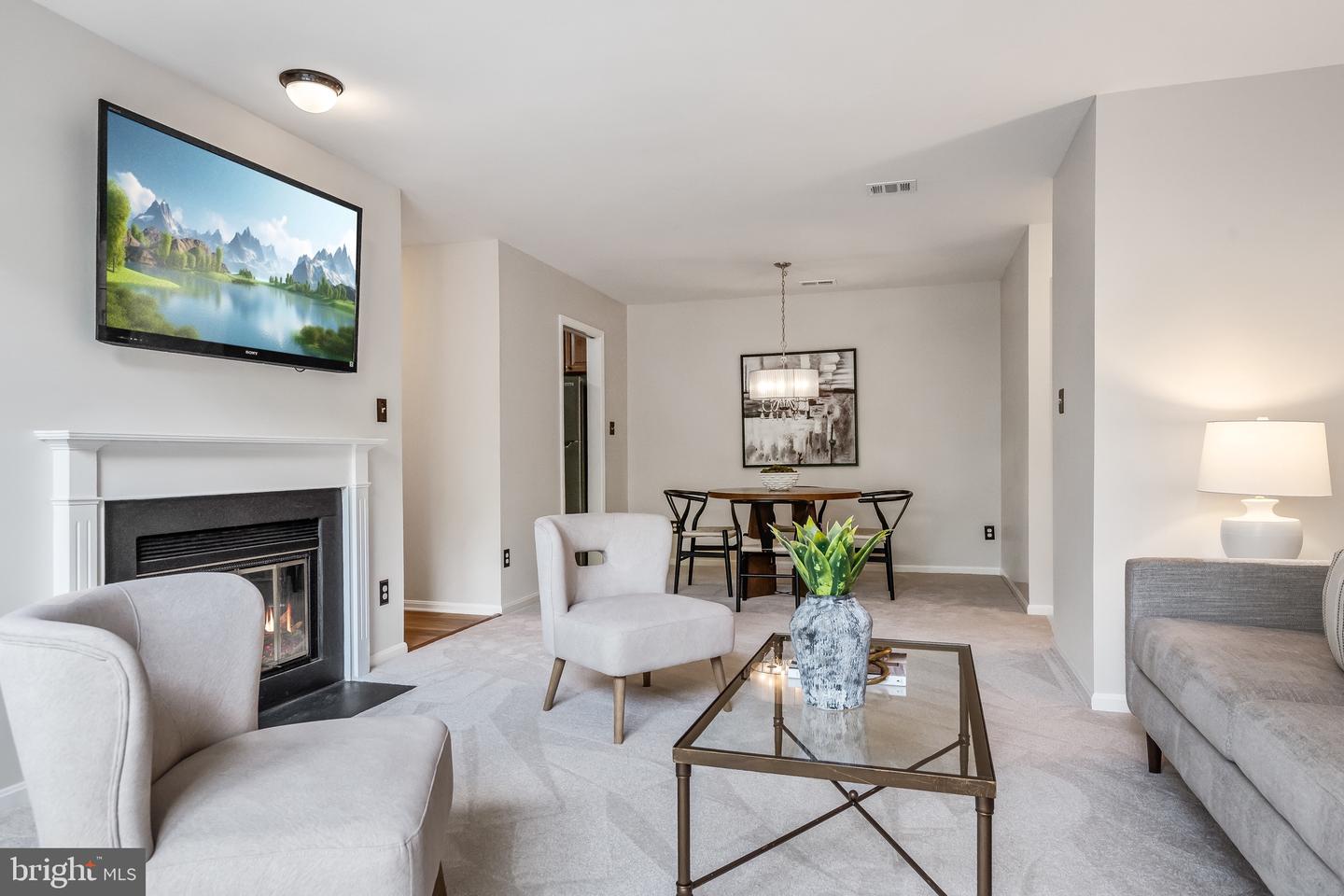 2810 LEE OAKS PL #302, FALLS CHURCH, Virginia 22046, 3 Bedrooms Bedrooms, ,2 BathroomsBathrooms,Residential,For sale,2810 LEE OAKS PL #302,VAFX2250456 MLS # VAFX2250456