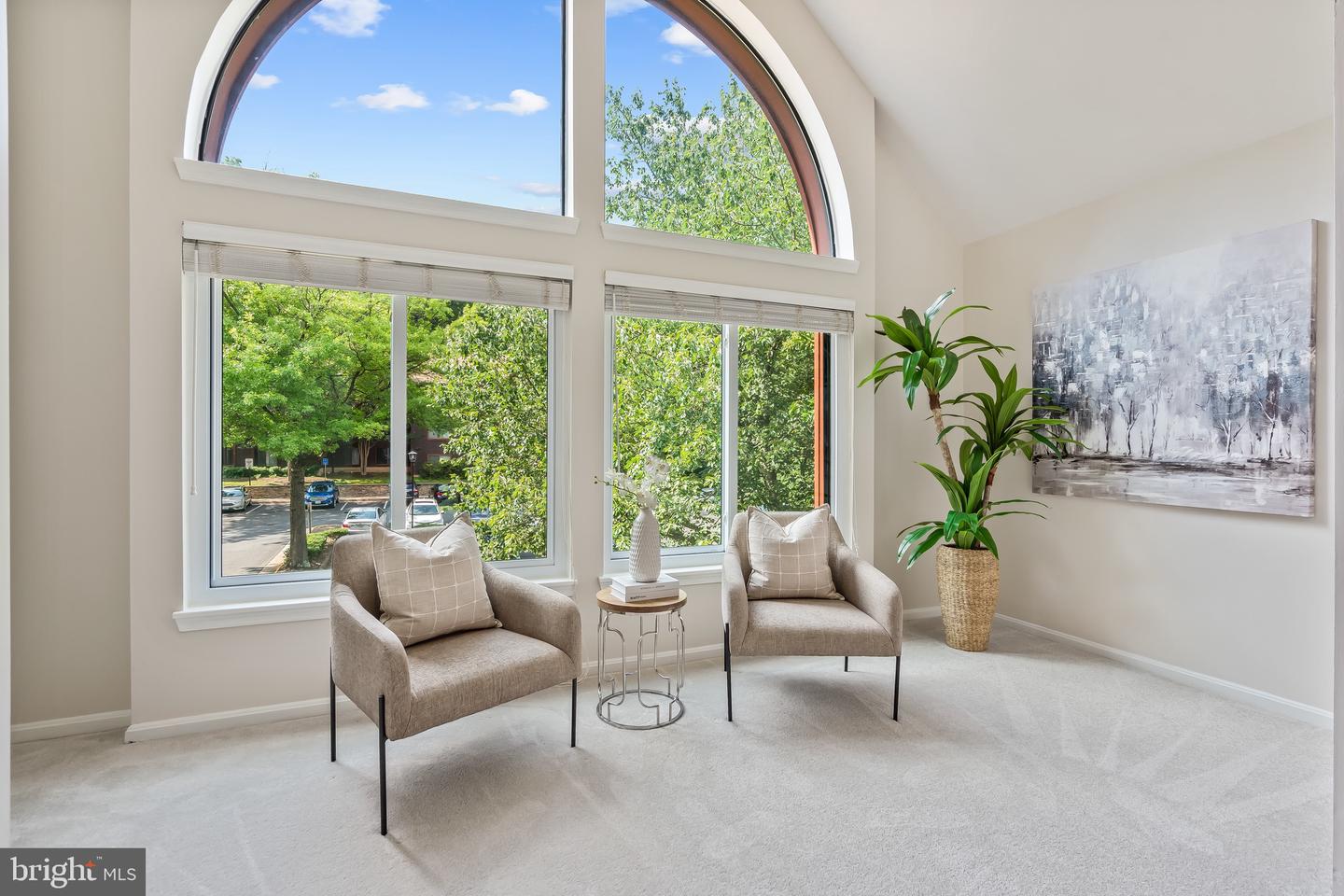 2810 LEE OAKS PL #302, FALLS CHURCH, Virginia 22046, 3 Bedrooms Bedrooms, ,2 BathroomsBathrooms,Residential,For sale,2810 LEE OAKS PL #302,VAFX2250456 MLS # VAFX2250456