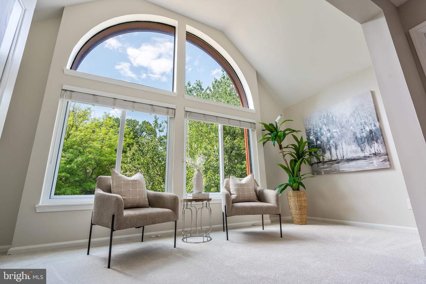 2810 LEE OAKS PL #302, FALLS CHURCH, Virginia 22046, 3 Bedrooms Bedrooms, ,2 BathroomsBathrooms,Residential,For sale,2810 LEE OAKS PL #302,VAFX2250456 MLS # VAFX2250456