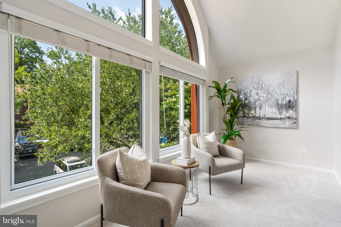 2810 LEE OAKS PL #302, FALLS CHURCH, Virginia 22046, 3 Bedrooms Bedrooms, ,2 BathroomsBathrooms,Residential,For sale,2810 LEE OAKS PL #302,VAFX2250456 MLS # VAFX2250456