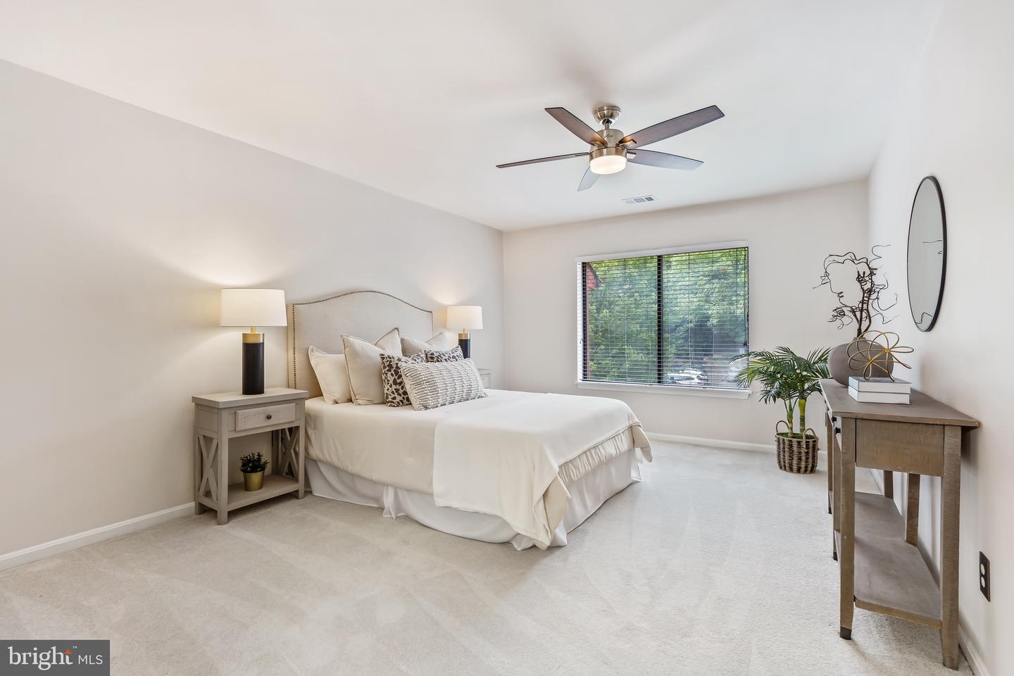 2810 LEE OAKS PL #302, FALLS CHURCH, Virginia 22046, 3 Bedrooms Bedrooms, ,2 BathroomsBathrooms,Residential,For sale,2810 LEE OAKS PL #302,VAFX2250456 MLS # VAFX2250456