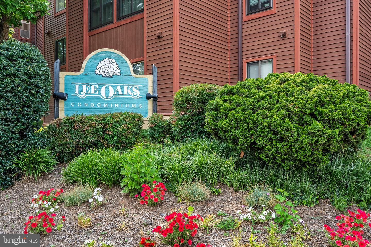 2810 LEE OAKS PL #302, FALLS CHURCH, Virginia 22046, 3 Bedrooms Bedrooms, ,2 BathroomsBathrooms,Residential,For sale,2810 LEE OAKS PL #302,VAFX2250456 MLS # VAFX2250456