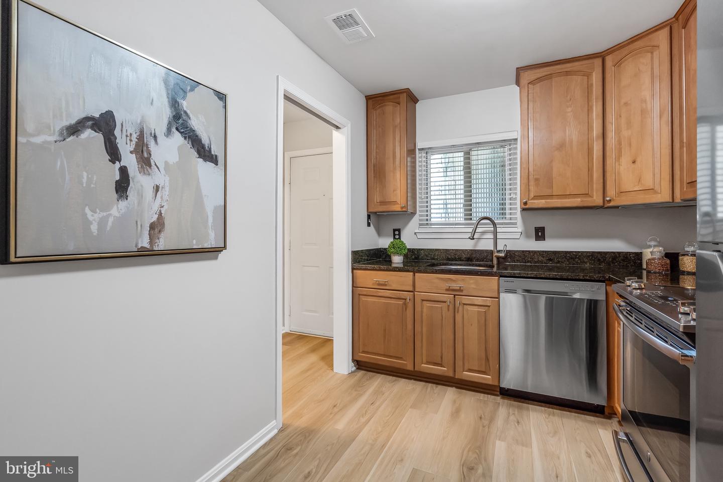 2810 LEE OAKS PL #302, FALLS CHURCH, Virginia 22046, 3 Bedrooms Bedrooms, ,2 BathroomsBathrooms,Residential,For sale,2810 LEE OAKS PL #302,VAFX2250456 MLS # VAFX2250456