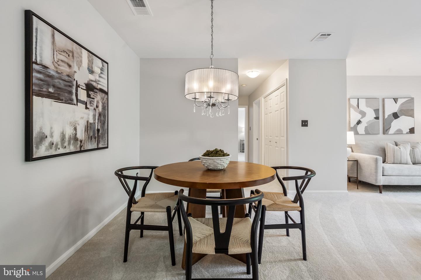 2810 LEE OAKS PL #302, FALLS CHURCH, Virginia 22046, 3 Bedrooms Bedrooms, ,2 BathroomsBathrooms,Residential,For sale,2810 LEE OAKS PL #302,VAFX2250456 MLS # VAFX2250456