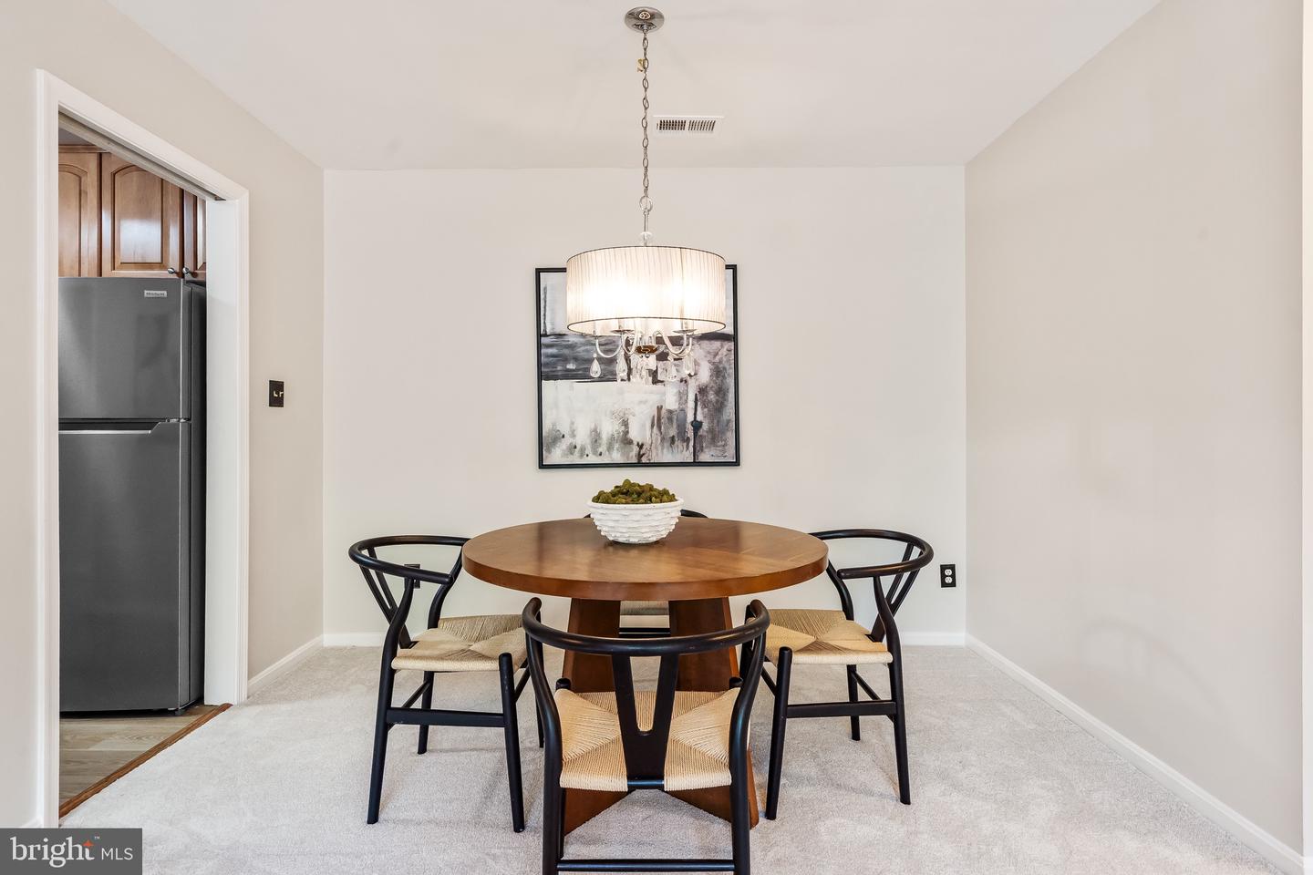 2810 LEE OAKS PL #302, FALLS CHURCH, Virginia 22046, 3 Bedrooms Bedrooms, ,2 BathroomsBathrooms,Residential,For sale,2810 LEE OAKS PL #302,VAFX2250456 MLS # VAFX2250456