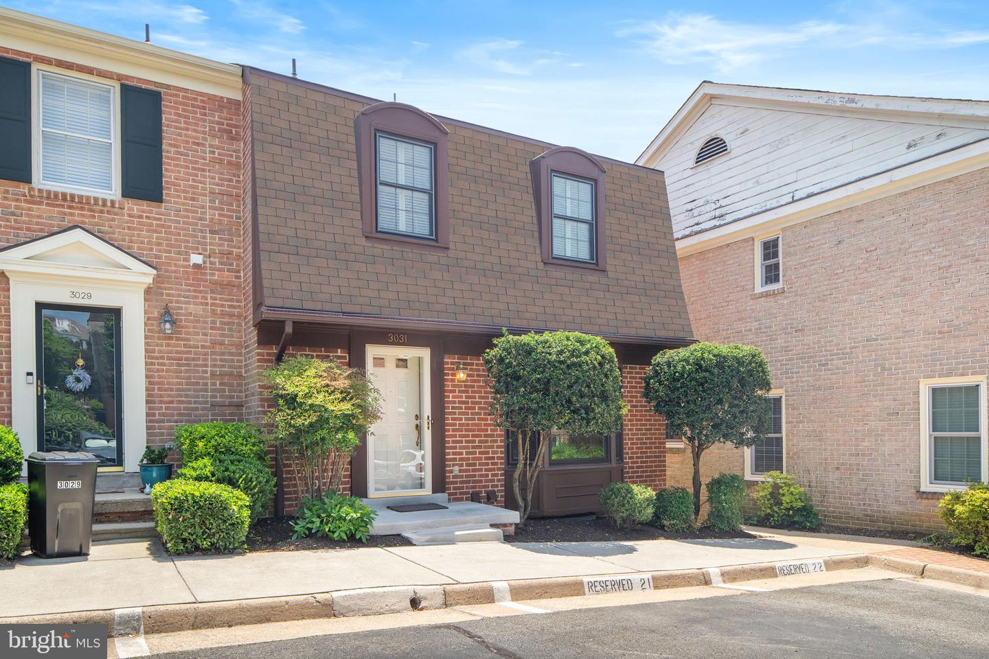 3031 FEDERAL HILL DR, SEVEN CORNERS, Virginia 22044, 4 Bedrooms Bedrooms, ,3 BathroomsBathrooms,Residential,For sale,3031 FEDERAL HILL DR,VAFX2250132 MLS # VAFX2250132