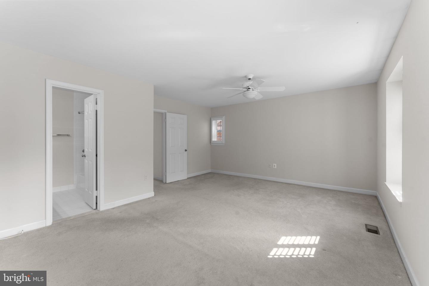 3031 FEDERAL HILL DR, SEVEN CORNERS, Virginia 22044, 4 Bedrooms Bedrooms, ,3 BathroomsBathrooms,Residential,For sale,3031 FEDERAL HILL DR,VAFX2250132 MLS # VAFX2250132