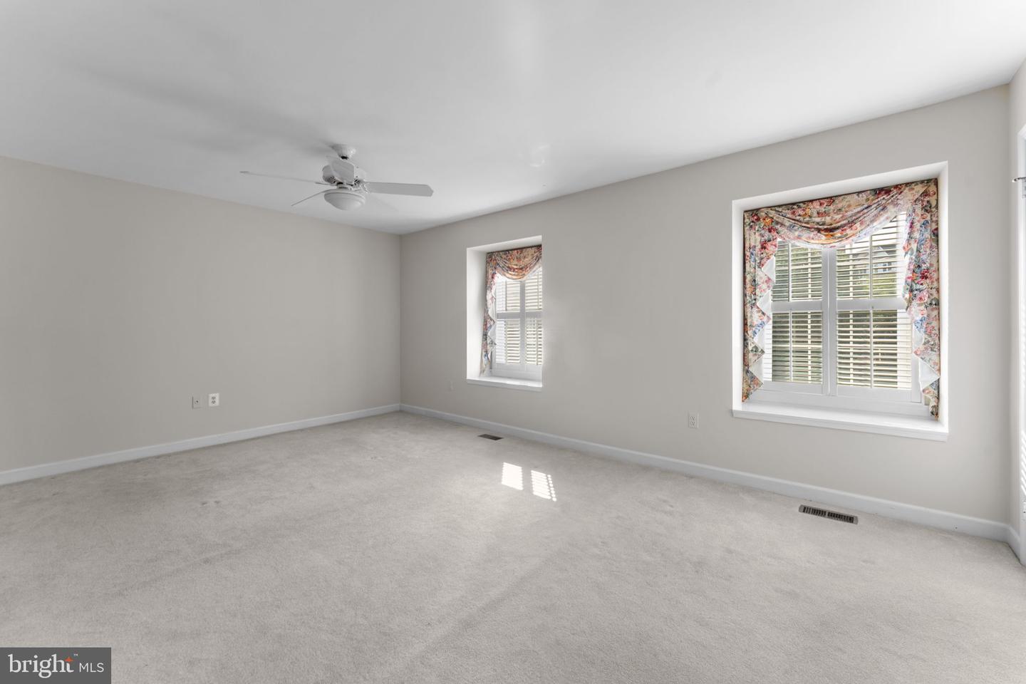 3031 FEDERAL HILL DR, SEVEN CORNERS, Virginia 22044, 4 Bedrooms Bedrooms, ,3 BathroomsBathrooms,Residential,For sale,3031 FEDERAL HILL DR,VAFX2250132 MLS # VAFX2250132