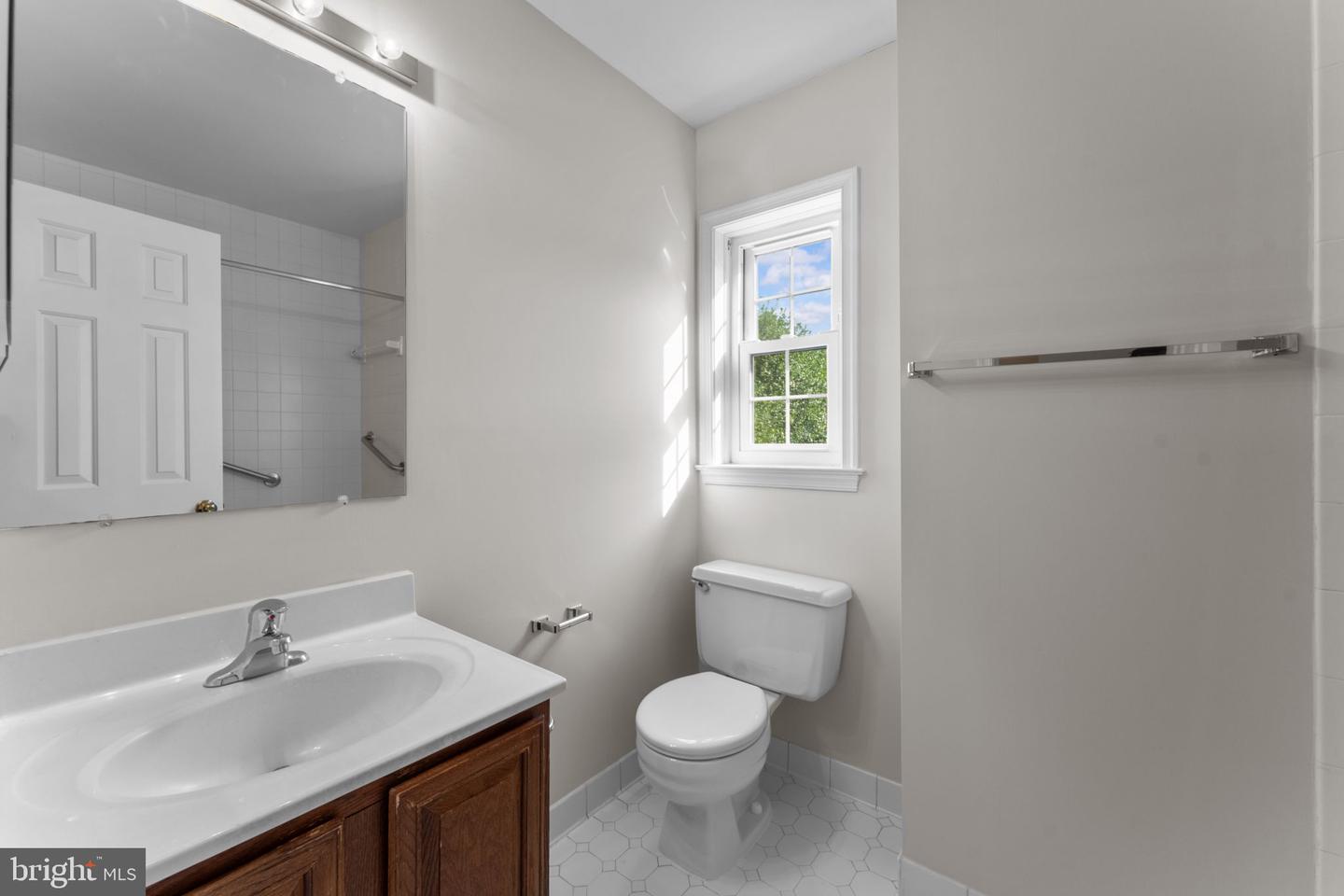 3031 FEDERAL HILL DR, SEVEN CORNERS, Virginia 22044, 4 Bedrooms Bedrooms, ,3 BathroomsBathrooms,Residential,For sale,3031 FEDERAL HILL DR,VAFX2250132 MLS # VAFX2250132