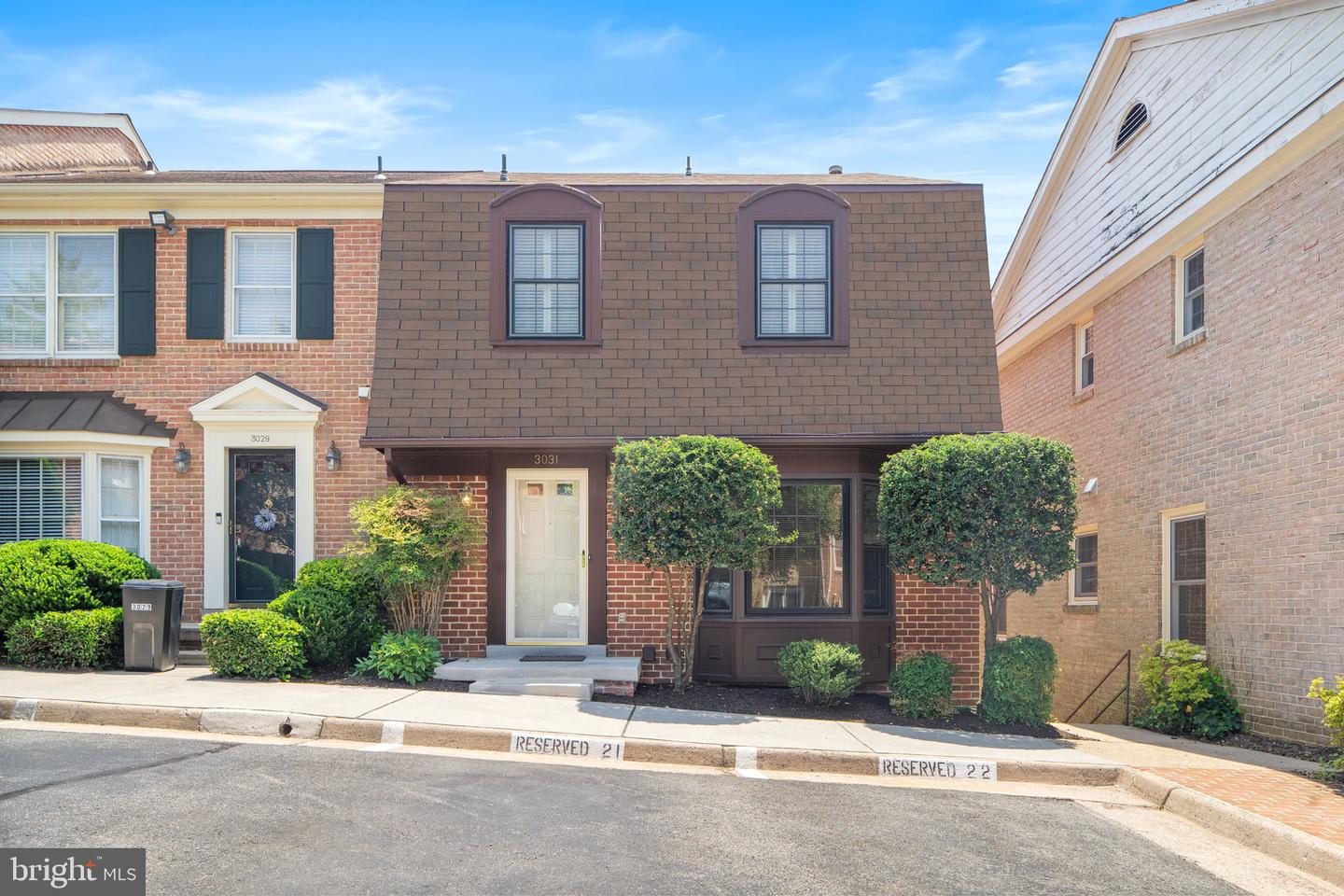 3031 FEDERAL HILL DR, SEVEN CORNERS, Virginia 22044, 4 Bedrooms Bedrooms, ,3 BathroomsBathrooms,Residential,For sale,3031 FEDERAL HILL DR,VAFX2250132 MLS # VAFX2250132