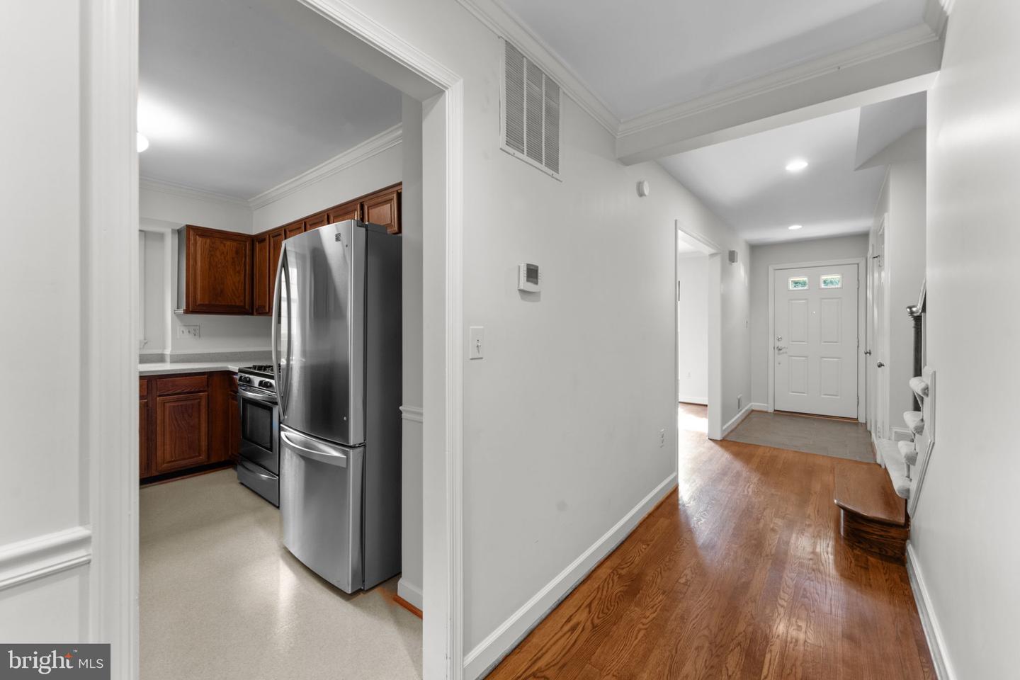 3031 FEDERAL HILL DR, SEVEN CORNERS, Virginia 22044, 4 Bedrooms Bedrooms, ,3 BathroomsBathrooms,Residential,For sale,3031 FEDERAL HILL DR,VAFX2250132 MLS # VAFX2250132