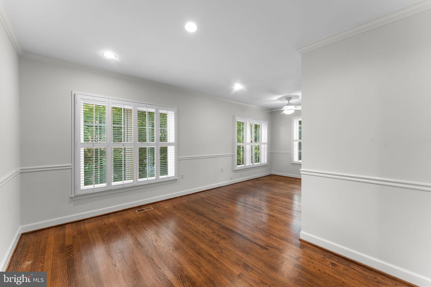 3031 FEDERAL HILL DR, SEVEN CORNERS, Virginia 22044, 4 Bedrooms Bedrooms, ,3 BathroomsBathrooms,Residential,For sale,3031 FEDERAL HILL DR,VAFX2250132 MLS # VAFX2250132