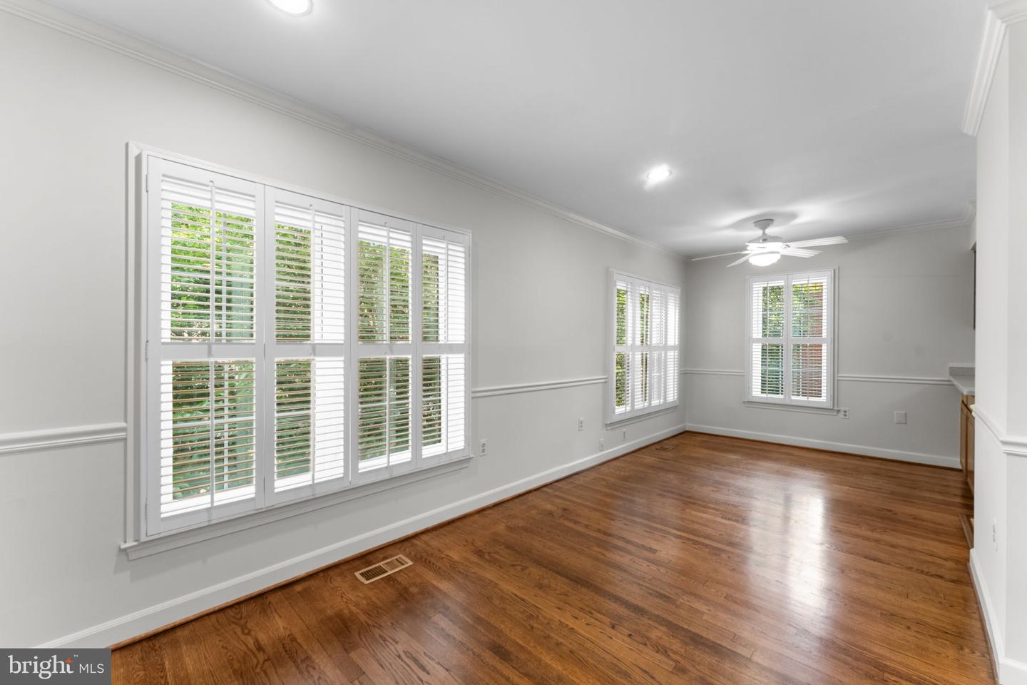 3031 FEDERAL HILL DR, SEVEN CORNERS, Virginia 22044, 4 Bedrooms Bedrooms, ,3 BathroomsBathrooms,Residential,For sale,3031 FEDERAL HILL DR,VAFX2250132 MLS # VAFX2250132