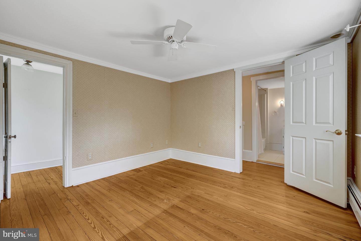1012 GRANT ST, HERNDON, Virginia 20170, 3 Bedrooms Bedrooms, ,3 BathroomsBathrooms,Residential,For sale,1012 GRANT ST,VAFX2250178 MLS # VAFX2250178
