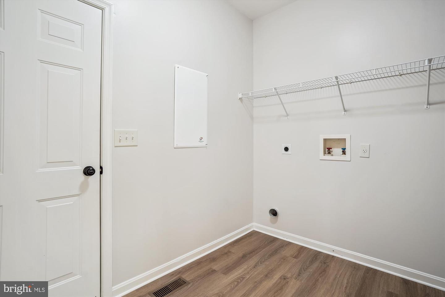 1118 VIRGINIA AVE, CULPEPER, Virginia 22701, 3 Bedrooms Bedrooms, ,2 BathroomsBathrooms,Residential,For sale,1118 VIRGINIA AVE,VACU2010878 MLS # VACU2010878