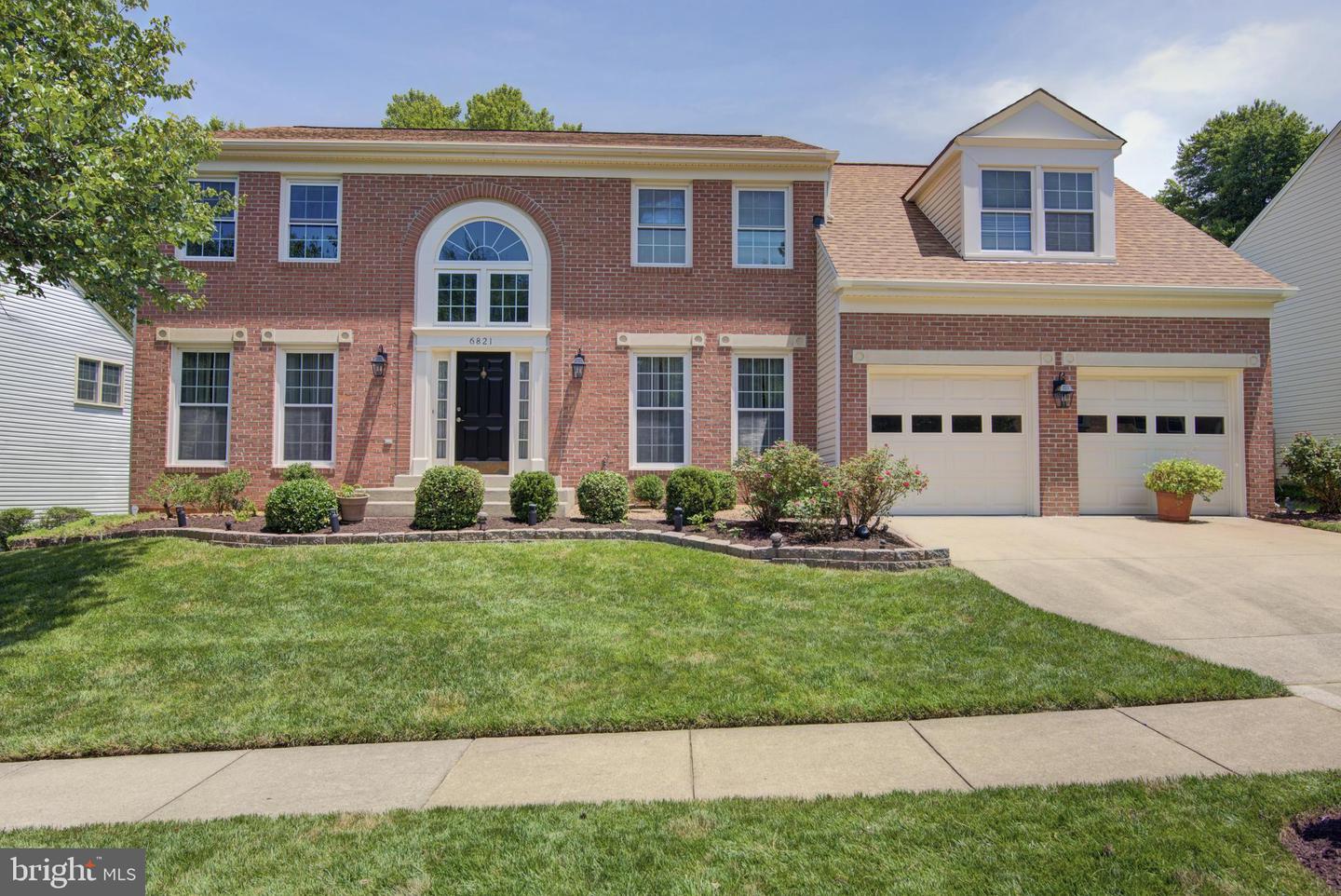 6821 COMPTON HEIGHTS CIR, CLIFTON, Virginia 20124, 4 Bedrooms Bedrooms, ,3 BathroomsBathrooms,Residential,For sale,6821 COMPTON HEIGHTS CIR,VAFX2250272 MLS # VAFX2250272