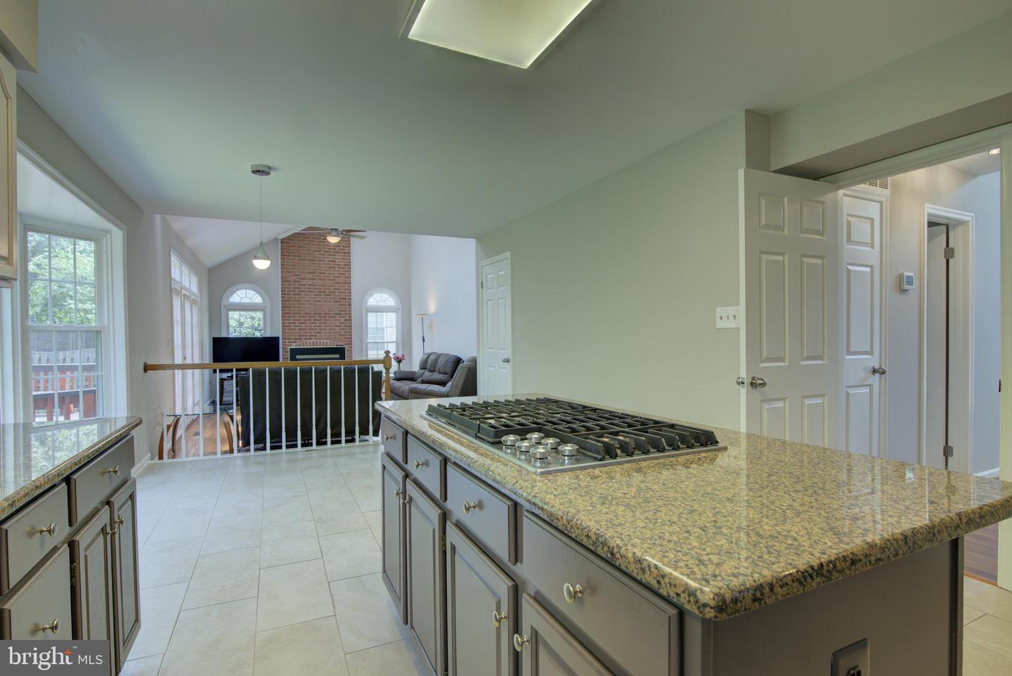 6821 COMPTON HEIGHTS CIR, CLIFTON, Virginia 20124, 4 Bedrooms Bedrooms, ,3 BathroomsBathrooms,Residential,For sale,6821 COMPTON HEIGHTS CIR,VAFX2250272 MLS # VAFX2250272
