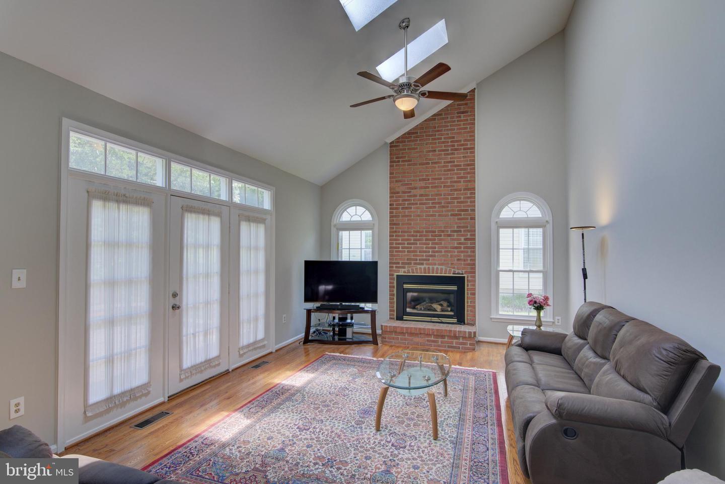 6821 COMPTON HEIGHTS CIR, CLIFTON, Virginia 20124, 4 Bedrooms Bedrooms, ,3 BathroomsBathrooms,Residential,For sale,6821 COMPTON HEIGHTS CIR,VAFX2250272 MLS # VAFX2250272