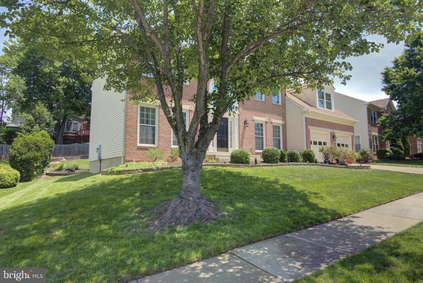 6821 COMPTON HEIGHTS CIR, CLIFTON, Virginia 20124, 4 Bedrooms Bedrooms, ,3 BathroomsBathrooms,Residential,For sale,6821 COMPTON HEIGHTS CIR,VAFX2250272 MLS # VAFX2250272