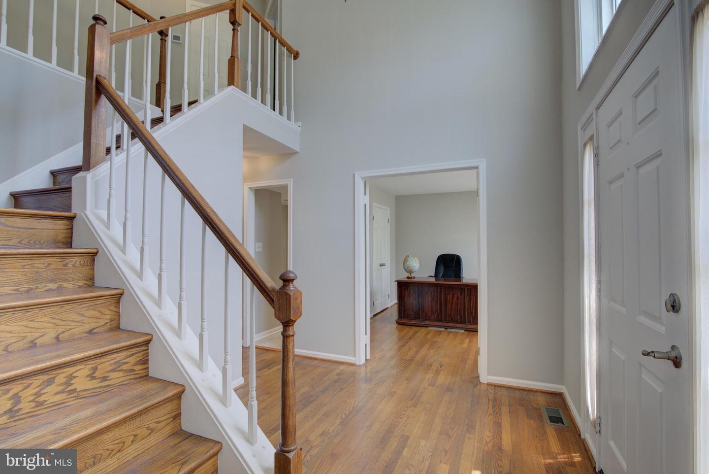 6821 COMPTON HEIGHTS CIR, CLIFTON, Virginia 20124, 4 Bedrooms Bedrooms, ,3 BathroomsBathrooms,Residential,For sale,6821 COMPTON HEIGHTS CIR,VAFX2250272 MLS # VAFX2250272