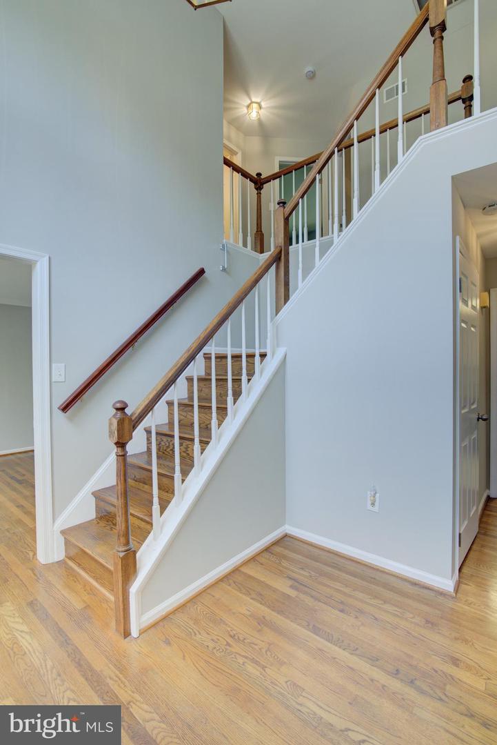 6821 COMPTON HEIGHTS CIR, CLIFTON, Virginia 20124, 4 Bedrooms Bedrooms, ,3 BathroomsBathrooms,Residential,For sale,6821 COMPTON HEIGHTS CIR,VAFX2250272 MLS # VAFX2250272
