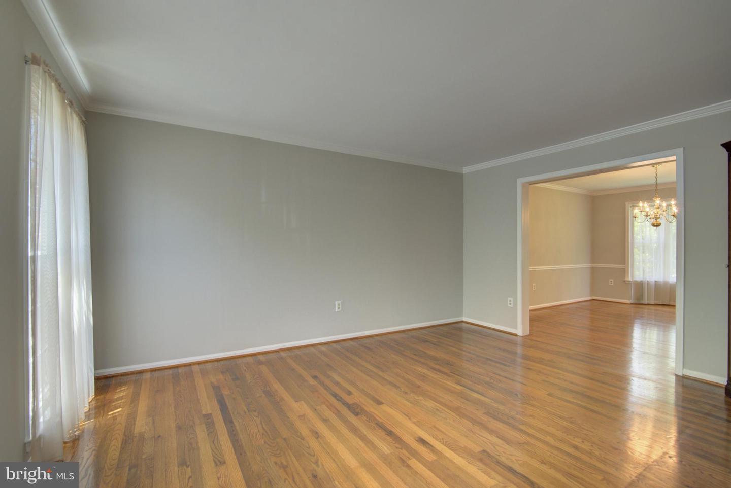 6821 COMPTON HEIGHTS CIR, CLIFTON, Virginia 20124, 4 Bedrooms Bedrooms, ,3 BathroomsBathrooms,Residential,For sale,6821 COMPTON HEIGHTS CIR,VAFX2250272 MLS # VAFX2250272