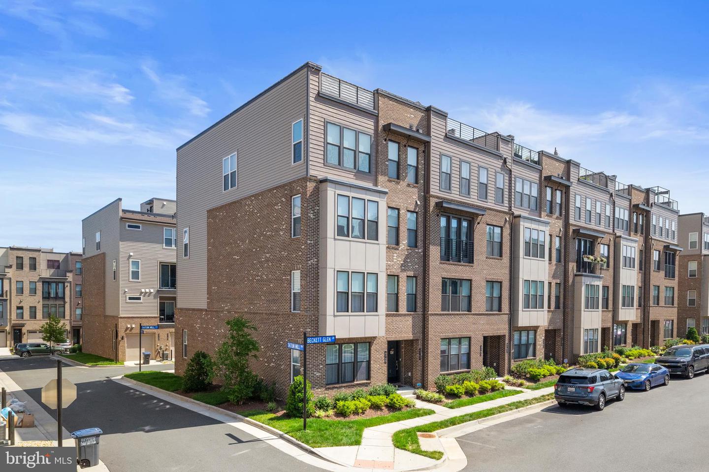 4767 TATUM MILL WAY #202, CHANTILLY, Virginia 20151, 3 Bedrooms Bedrooms, ,2 BathroomsBathrooms,Residential,For sale,4767 TATUM MILL WAY #202,VAFX2250394 MLS # VAFX2250394