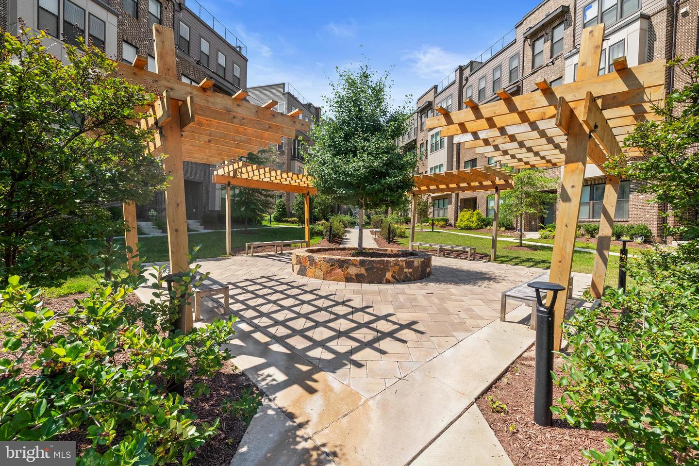 4767 TATUM MILL WAY #202, CHANTILLY, Virginia 20151, 3 Bedrooms Bedrooms, ,2 BathroomsBathrooms,Residential,For sale,4767 TATUM MILL WAY #202,VAFX2250394 MLS # VAFX2250394