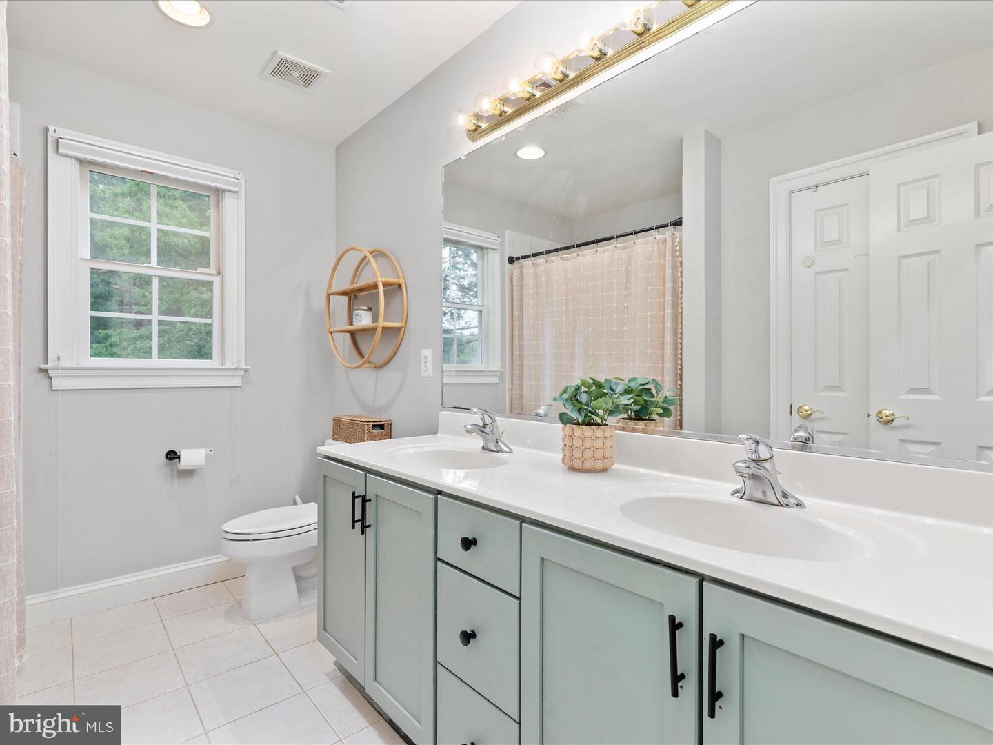 13501 ZACHARY TAYLOR CT, MANASSAS, Virginia 20112, 5 Bedrooms Bedrooms, ,3 BathroomsBathrooms,Residential,For sale,13501 ZACHARY TAYLOR CT,VAPW2097926 MLS # VAPW2097926