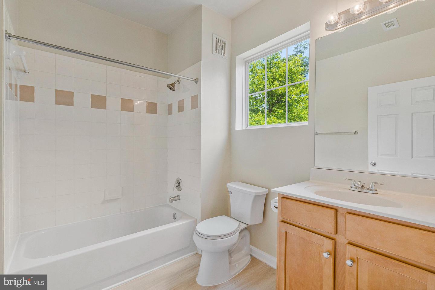 13329-G CONNOR DR #G, CENTREVILLE, Virginia 20120, 2 Bedrooms Bedrooms, ,2 BathroomsBathrooms,Residential,For sale,13329-G CONNOR DR #G,VAFX2250416 MLS # VAFX2250416