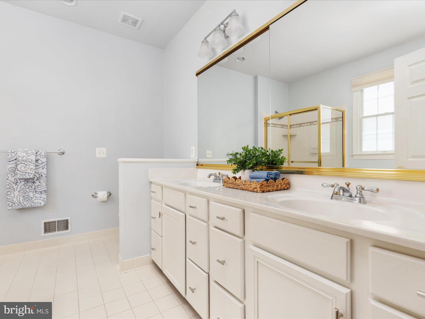 15274 GOLF VIEW DR, HAYMARKET, Virginia 20169, 4 Bedrooms Bedrooms, ,3 BathroomsBathrooms,Residential,For sale,15274 GOLF VIEW DR,VAPW2097936 MLS # VAPW2097936