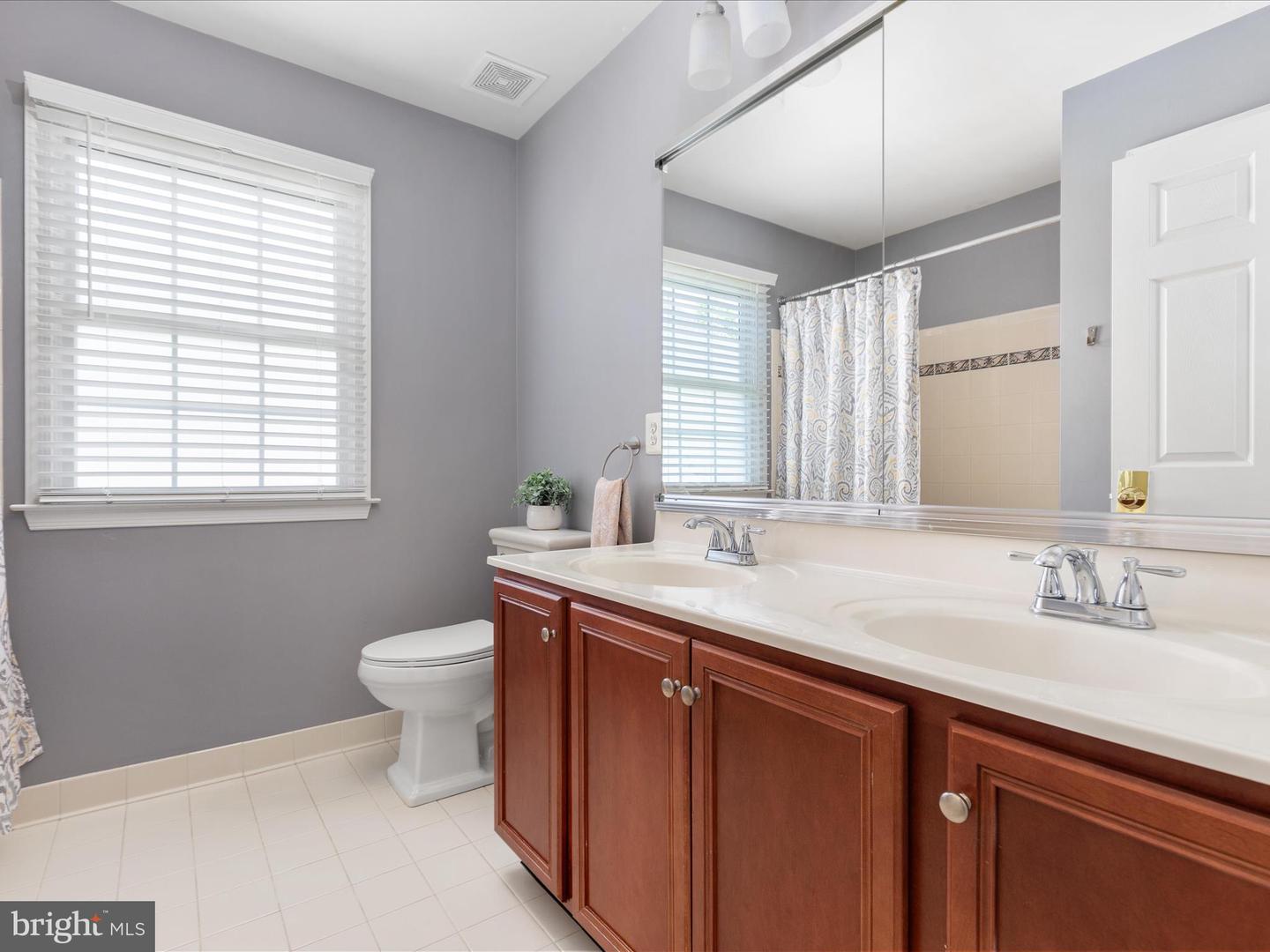 15274 GOLF VIEW DR, HAYMARKET, Virginia 20169, 4 Bedrooms Bedrooms, ,3 BathroomsBathrooms,Residential,For sale,15274 GOLF VIEW DR,VAPW2097936 MLS # VAPW2097936