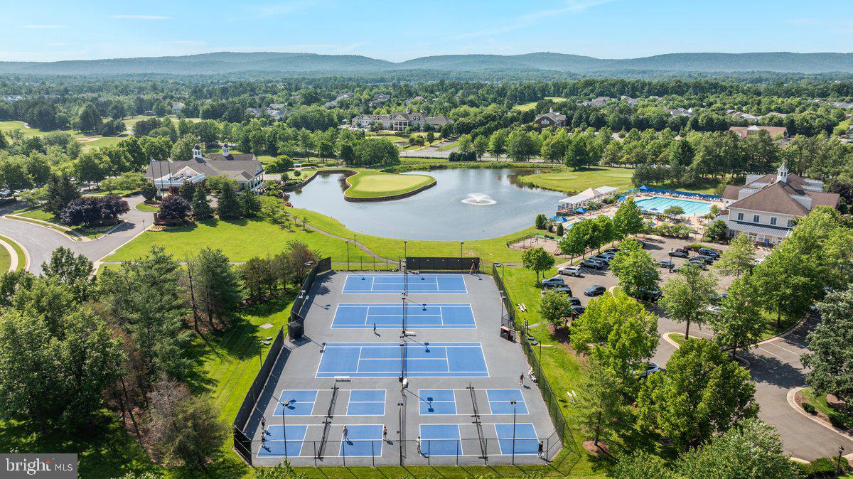 15274 GOLF VIEW DR, HAYMARKET, Virginia 20169, 4 Bedrooms Bedrooms, ,3 BathroomsBathrooms,Residential,For sale,15274 GOLF VIEW DR,VAPW2097936 MLS # VAPW2097936