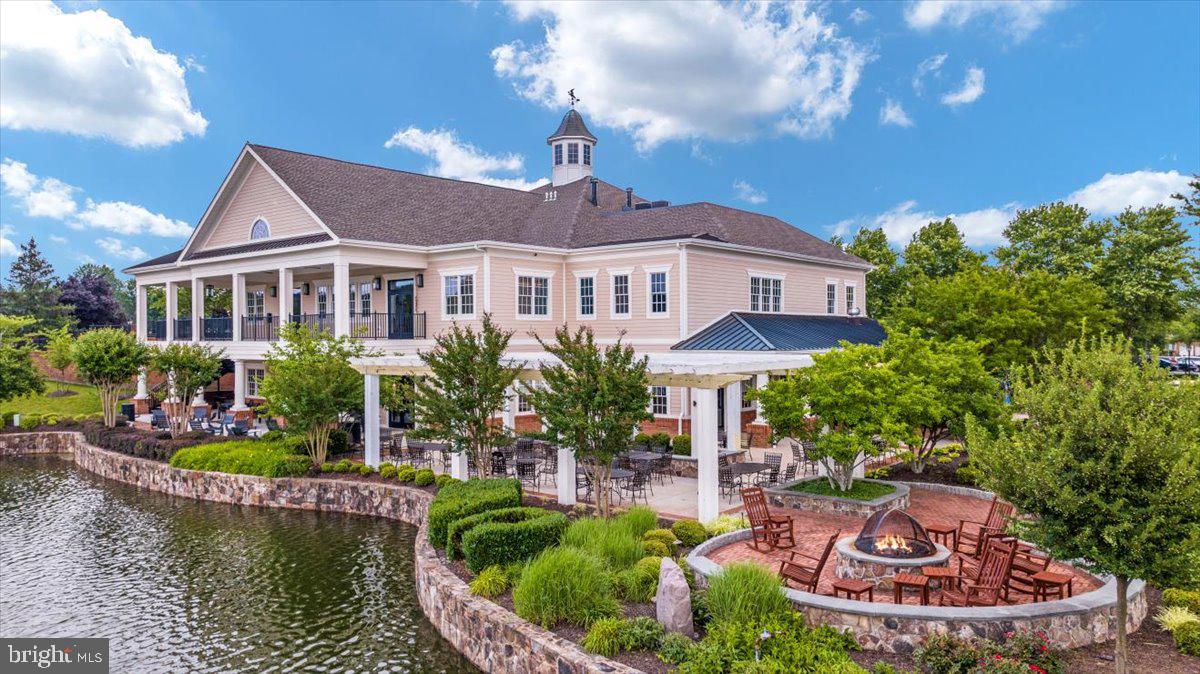15274 GOLF VIEW DR, HAYMARKET, Virginia 20169, 4 Bedrooms Bedrooms, ,3 BathroomsBathrooms,Residential,For sale,15274 GOLF VIEW DR,VAPW2097936 MLS # VAPW2097936