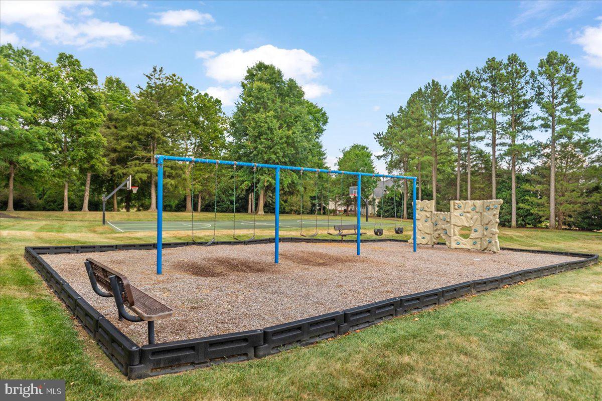 15274 GOLF VIEW DR, HAYMARKET, Virginia 20169, 4 Bedrooms Bedrooms, ,3 BathroomsBathrooms,Residential,For sale,15274 GOLF VIEW DR,VAPW2097936 MLS # VAPW2097936