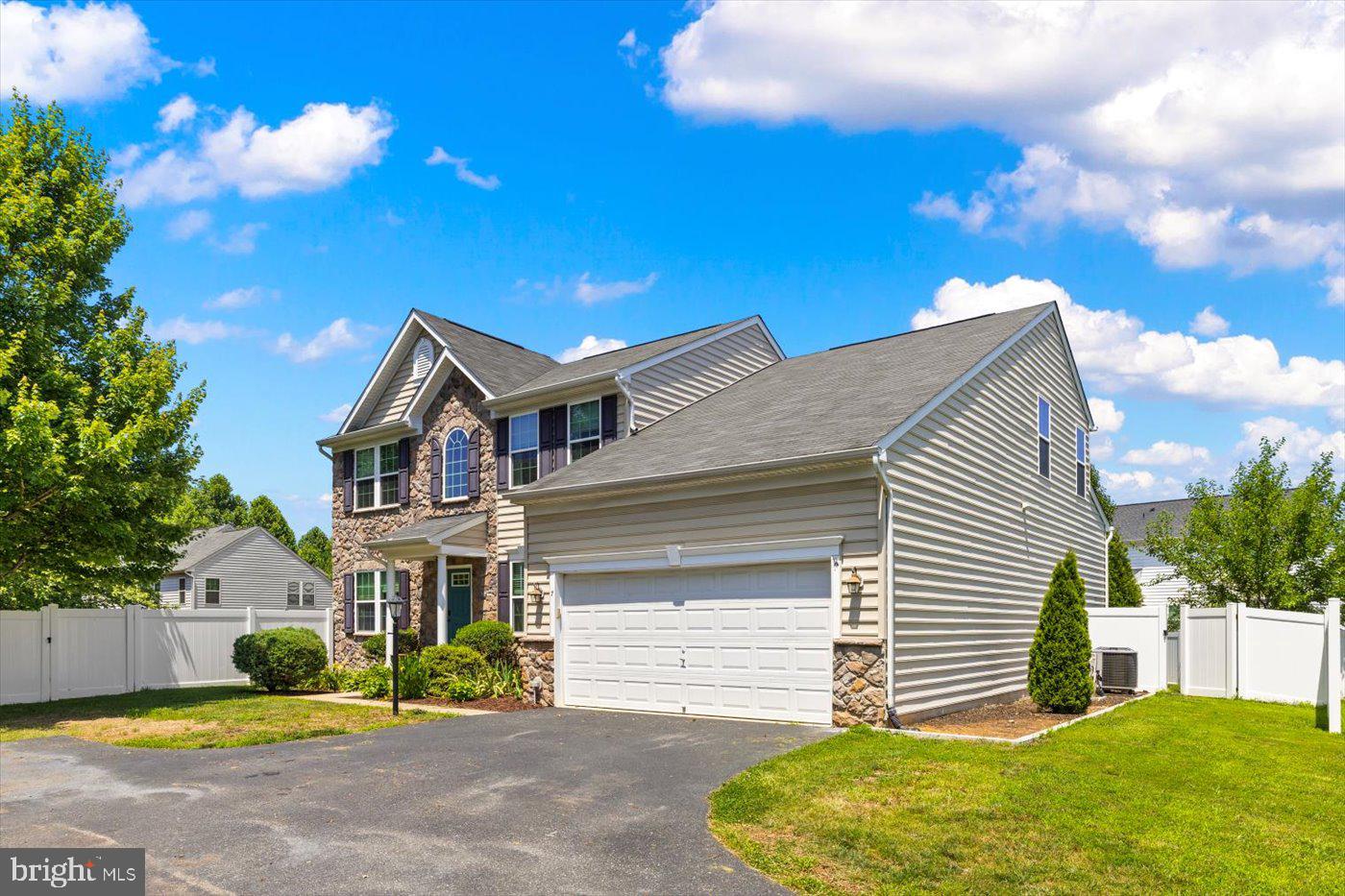 7 KETTLEBROOK CT, STAFFORD, Virginia 22556, 5 Bedrooms Bedrooms, ,4 BathroomsBathrooms,Residential,For sale,7 KETTLEBROOK CT,VAST2040214 MLS # VAST2040214