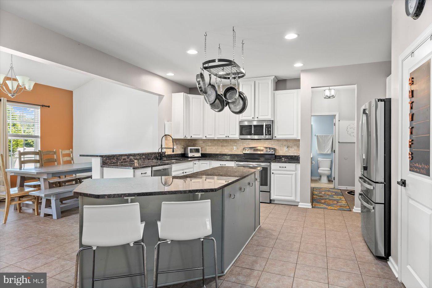 7 KETTLEBROOK CT, STAFFORD, Virginia 22556, 5 Bedrooms Bedrooms, ,4 BathroomsBathrooms,Residential,For sale,7 KETTLEBROOK CT,VAST2040214 MLS # VAST2040214