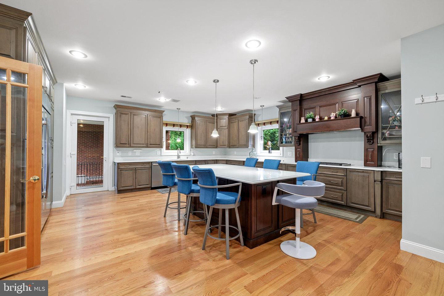 7230 BEVERLY ST, ANNANDALE, Virginia 22003, 10 Bedrooms Bedrooms, ,6 BathroomsBathrooms,Residential,For sale,7230 BEVERLY ST,VAFX2250628 MLS # VAFX2250628