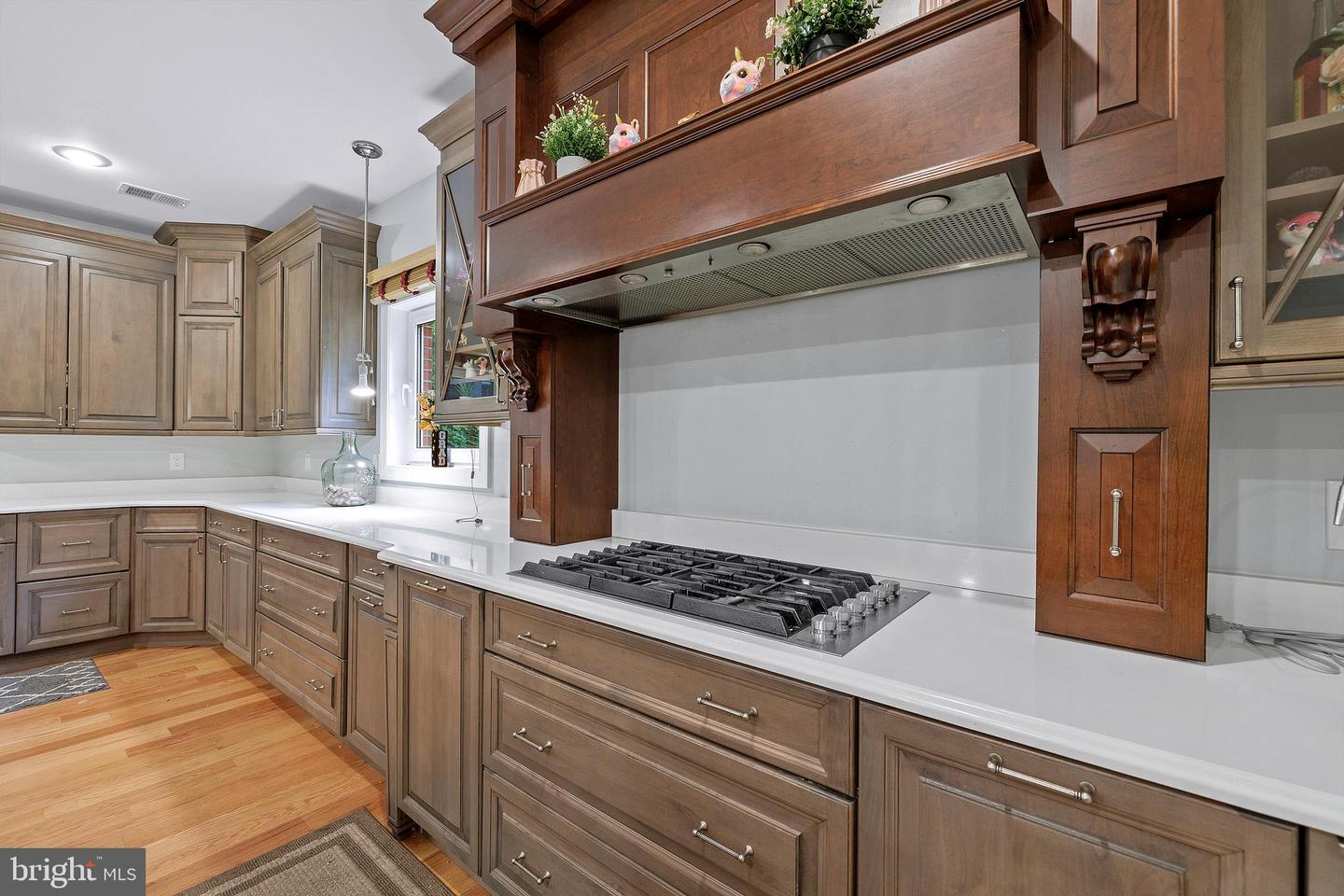7230 BEVERLY ST, ANNANDALE, Virginia 22003, 10 Bedrooms Bedrooms, ,6 BathroomsBathrooms,Residential,For sale,7230 BEVERLY ST,VAFX2250628 MLS # VAFX2250628