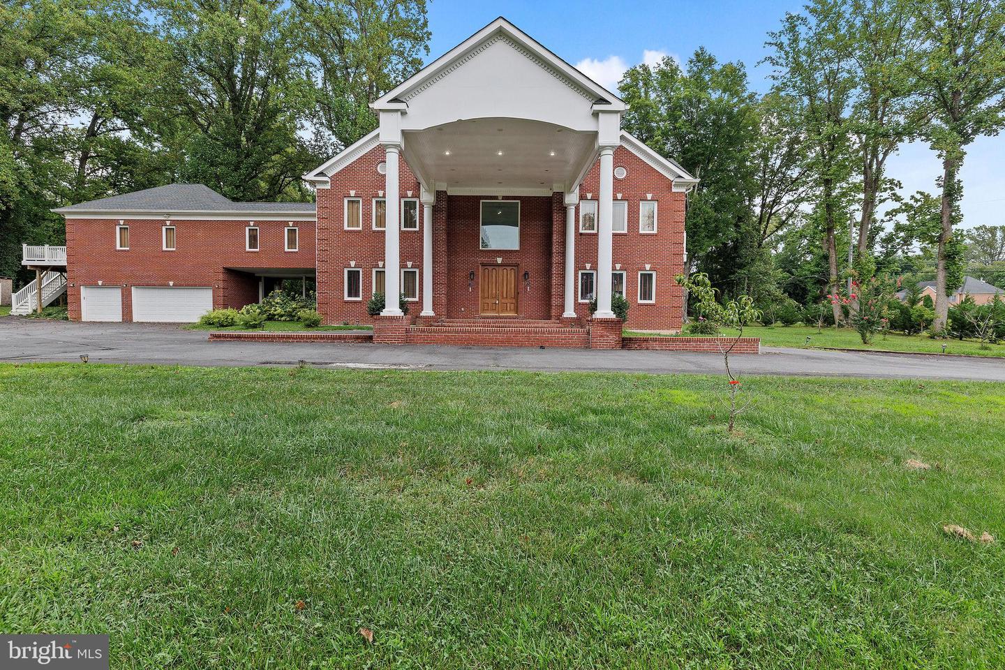 7230 BEVERLY ST, ANNANDALE, Virginia 22003, 10 Bedrooms Bedrooms, ,6 BathroomsBathrooms,Residential,For sale,7230 BEVERLY ST,VAFX2250628 MLS # VAFX2250628