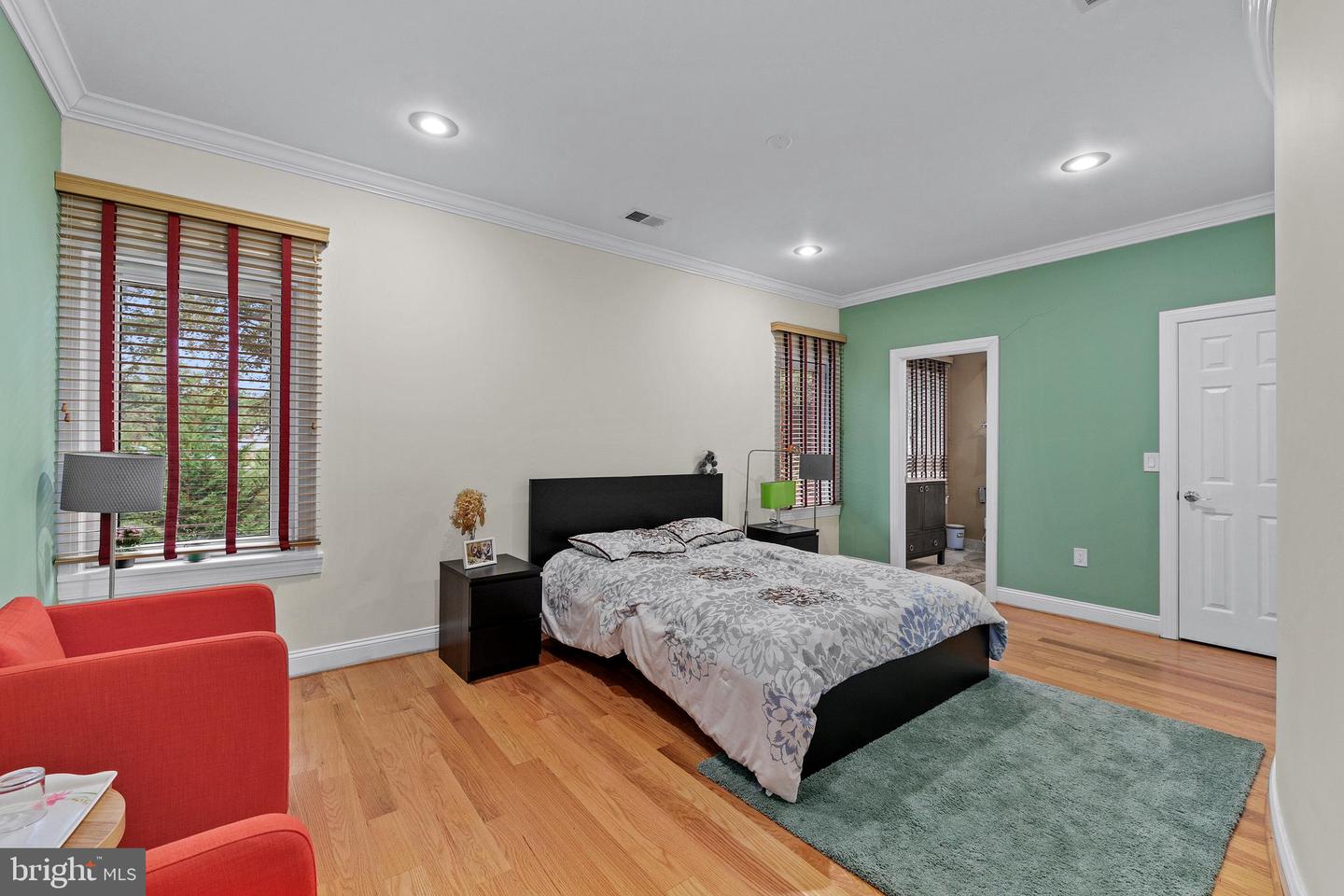 7230 BEVERLY ST, ANNANDALE, Virginia 22003, 10 Bedrooms Bedrooms, ,6 BathroomsBathrooms,Residential,For sale,7230 BEVERLY ST,VAFX2250628 MLS # VAFX2250628
