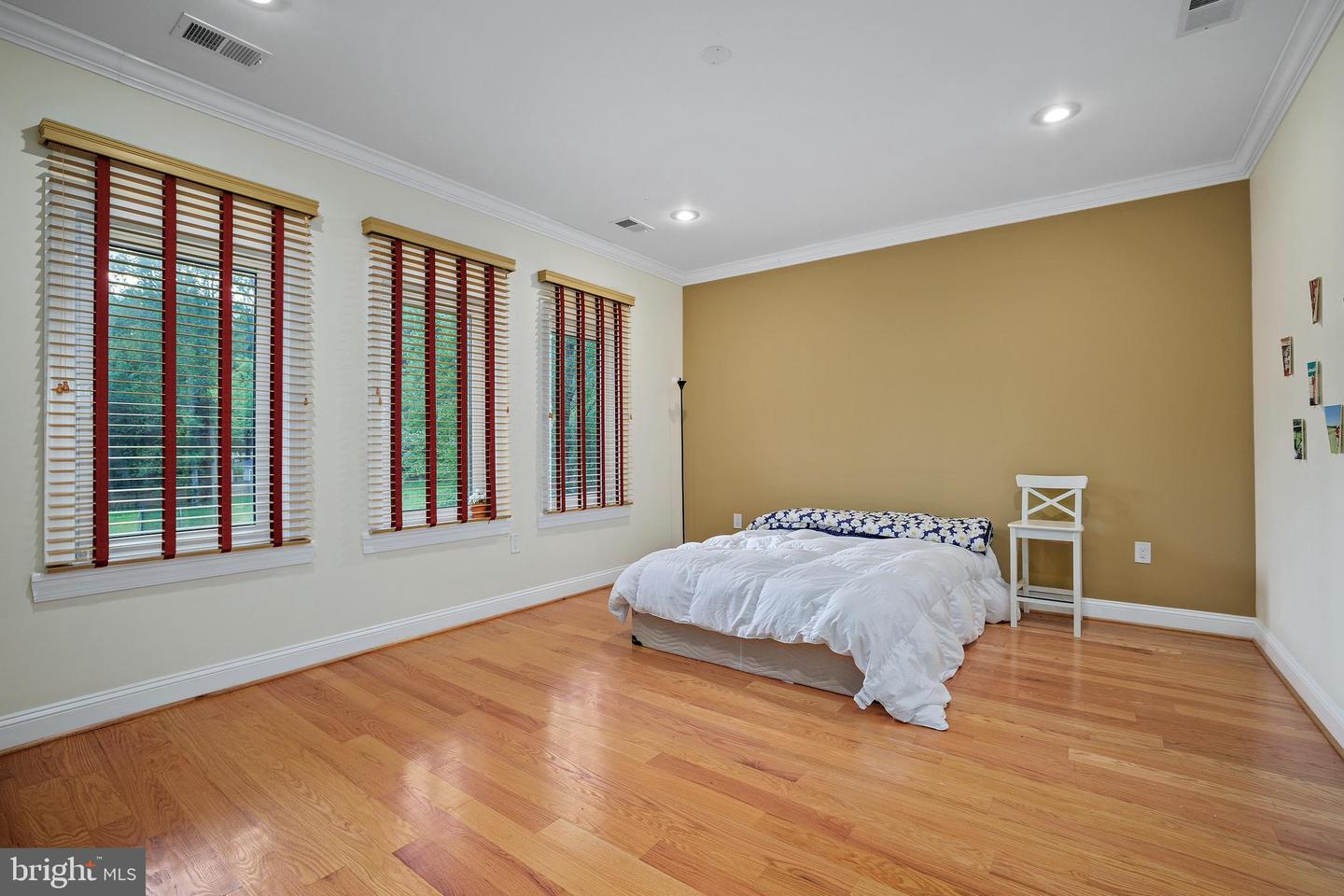 7230 BEVERLY ST, ANNANDALE, Virginia 22003, 10 Bedrooms Bedrooms, ,6 BathroomsBathrooms,Residential,For sale,7230 BEVERLY ST,VAFX2250628 MLS # VAFX2250628